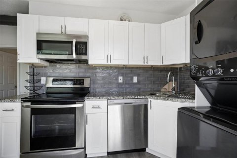 Villa ou maison à vendre à Port Charlotte, Floride: 2 chambres, 68.28 m2 № 2149228 - photo 13