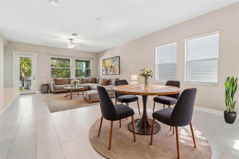 Villa ou maison à vendre à Tampa, Floride: 4 chambres, 258.45 m2 № 2149865 - photo 2