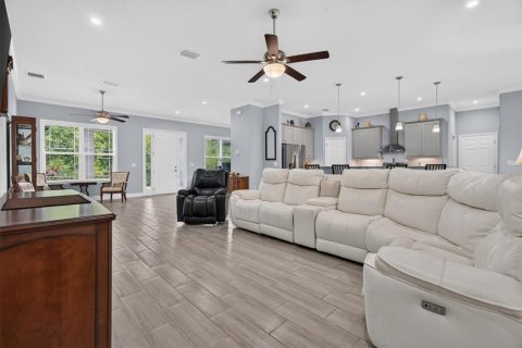 House in Orlando, Florida 3 bedrooms, 204.94 sq.m. № 2320784 - photo 13
