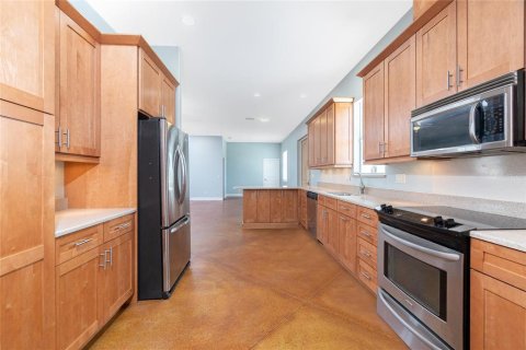 House in Englewood, Florida 3 bedrooms, 211.35 sq.m. № 1795131 - photo 14