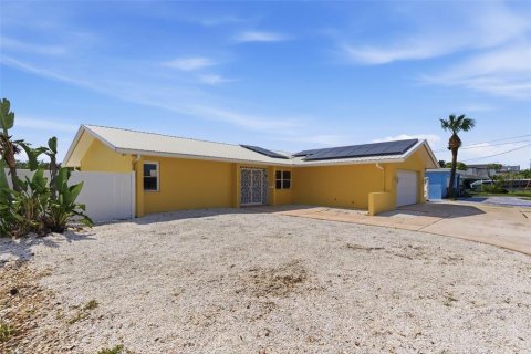 House in Saint Petersburg, Florida 2 bedrooms, 153.57 sq.m. № 2147786