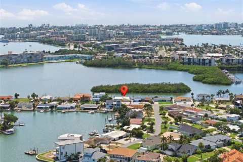 House in Saint Petersburg, Florida 2 bedrooms, 153.57 sq.m. № 2147786 - photo 15