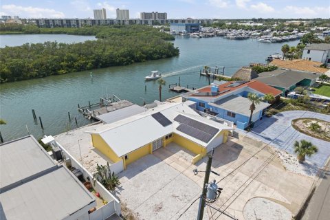 House in Saint Petersburg, Florida 2 bedrooms, 153.57 sq.m. № 2147786 - photo 4