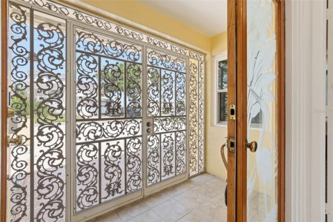 House in Saint Petersburg, Florida 2 bedrooms, 153.57 sq.m. № 2147786 - photo 25