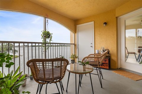 Condo in Oakland Park, Florida, 2 bedrooms  № 2068381 - photo 23