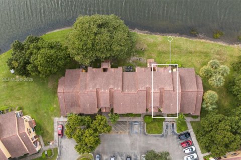 Condo in Oakland Park, Florida, 2 bedrooms  № 2068381 - photo 30