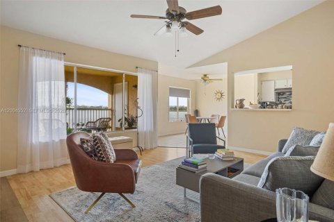 Condo in Oakland Park, Florida, 2 bedrooms  № 2068381 - photo 3