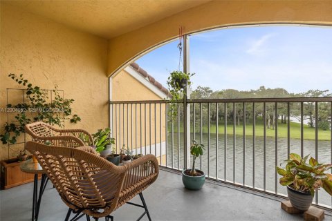 Condo in Oakland Park, Florida, 2 bedrooms  № 2068381 - photo 22