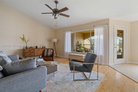 Condo in Oakland Park, Florida, 2 bedrooms  № 2068381 - photo 6