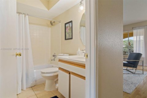 Condo in Oakland Park, Florida, 2 bedrooms  № 2068381 - photo 19