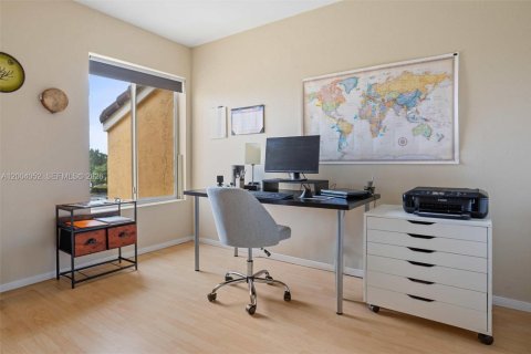 Condo in Oakland Park, Florida, 2 bedrooms  № 2068381 - photo 16