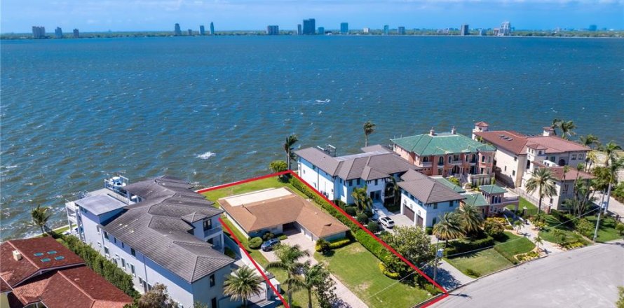 Land in Tampa, Florida № 1609624