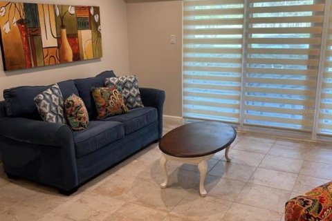 Condo in Palm Harbor, Florida, 1 bedroom  № 2202395 - photo 5