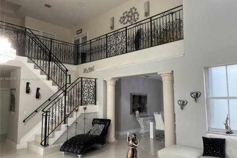 Купить виллу или дом в Мирамар, Флорида 5 спален, 331.2м2, № 1957325 - фото 7