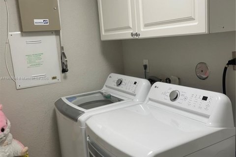 Купить виллу или дом в Мирамар, Флорида 5 спален, 331.2м2, № 1957325 - фото 29