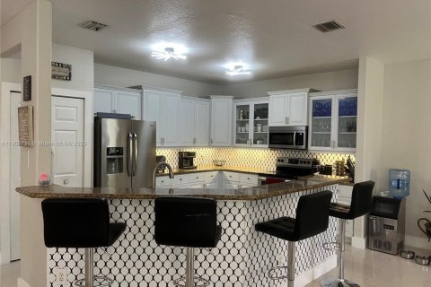 Купить виллу или дом в Мирамар, Флорида 5 спален, 331.2м2, № 1957325 - фото 13