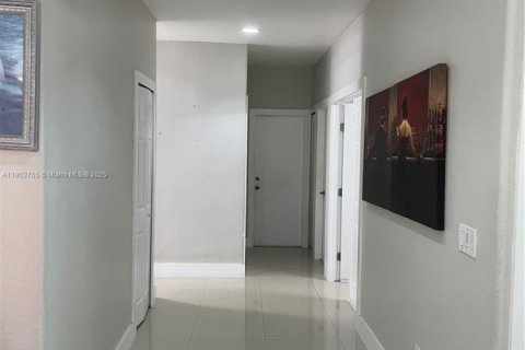 Купить виллу или дом в Мирамар, Флорида 5 спален, 331.2м2, № 1957325 - фото 24