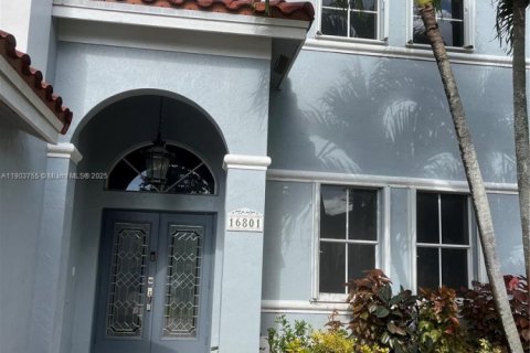 Купить виллу или дом в Мирамар, Флорида 5 спален, 331.2м2, № 1957325 - фото 2