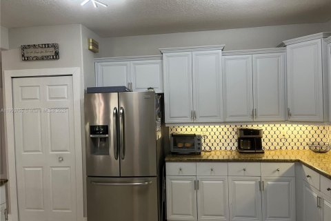 Купить виллу или дом в Мирамар, Флорида 5 спален, 331.2м2, № 1957325 - фото 22