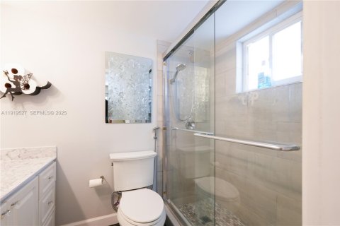 Купить таунхаус в Дорал, Флорида 2 спальни, 76.55м2, № 1976402 - фото 15