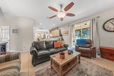 Villa ou maison à louer à Fort Myers, Floride: 4 chambres, 234.58 m2 № 1755642 - photo 10