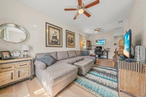 House in Fort Myers, Florida 4 bedrooms, 234.58 sq.m. № 1755642 - photo 2
