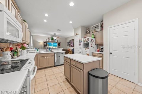 House in Fort Myers, Florida 4 bedrooms, 234.58 sq.m. № 1755642 - photo 7