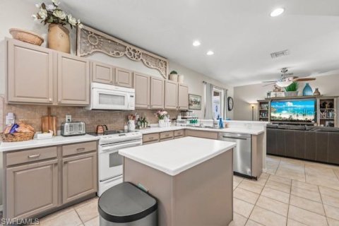 Villa ou maison à louer à Fort Myers, Floride: 4 chambres, 234.58 m2 № 1755642 - photo 6
