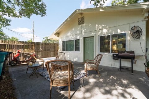 House in Orlando, Florida 2 bedrooms, 90.67 sq.m. № 2203755 - photo 21