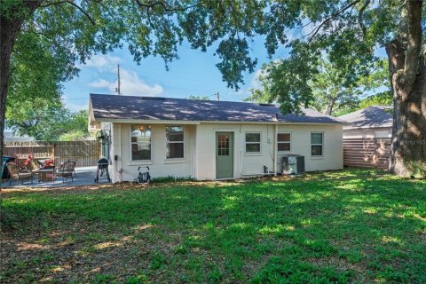 House in Orlando, Florida 2 bedrooms, 90.67 sq.m. № 2203755 - photo 26