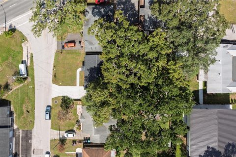 House in Orlando, Florida 2 bedrooms, 90.67 sq.m. № 2203755 - photo 27