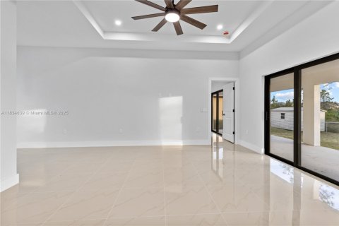 House in Lehigh Acres, Florida 4 bedrooms, 162.49 sq.m. № 1816416 - photo 12