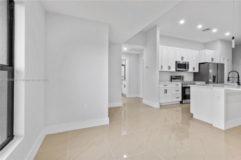 House in Lehigh Acres, Florida 4 bedrooms, 162.49 sq.m. № 1816416 - photo 20