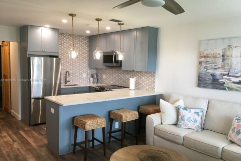 Condo in Boynton Beach, Florida, 1 bedroom  № 1943916 - photo 1