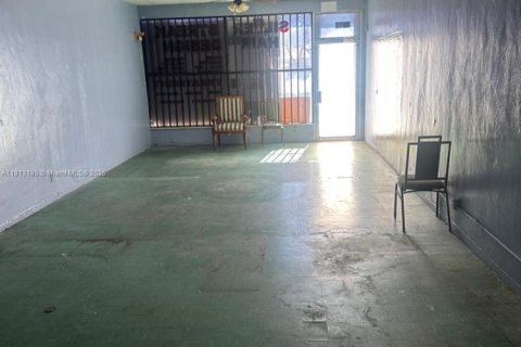 Купить коммерческую недвижимость в Норт-Майами, Флорида № 2082372 - фото 28