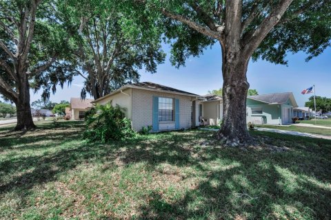 Villa ou maison à vendre à New Port Richey, Floride: 2 chambres, 94.39 m2 № 2142820 - photo 4