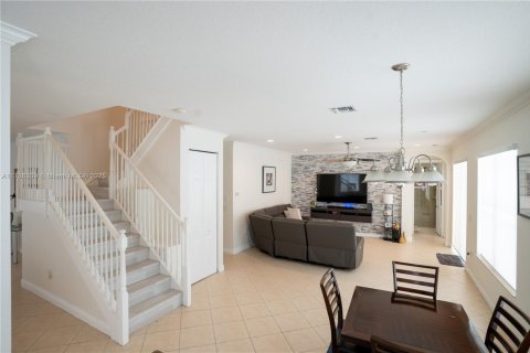 House in Miramar, Florida 5 bedrooms, 306.21 sq.m. № 1641380 - photo 7