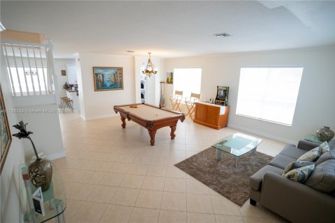 House in Miramar, Florida 5 bedrooms, 306.21 sq.m. № 1641380 - photo 10