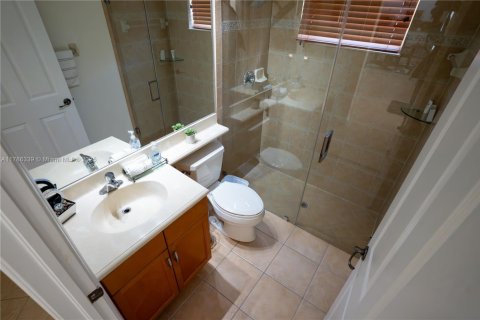 House in Miramar, Florida 5 bedrooms, 306.21 sq.m. № 1641380 - photo 22