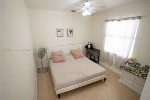 House in Miramar, Florida 5 bedrooms, 306.21 sq.m. № 1641380 - photo 23