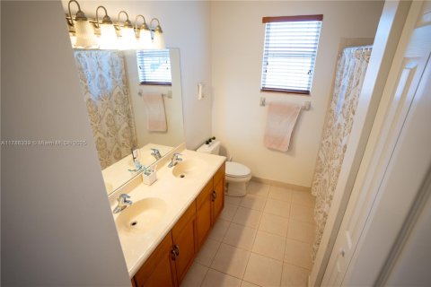 House in Miramar, Florida 5 bedrooms, 306.21 sq.m. № 1641380 - photo 30