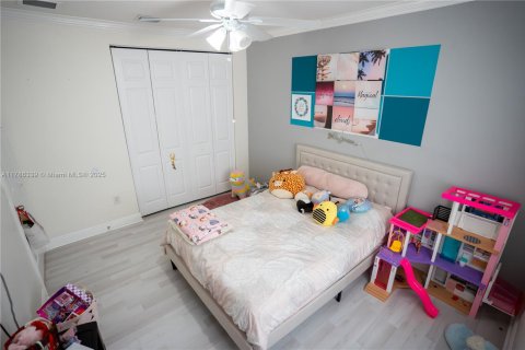 House in Miramar, Florida 5 bedrooms, 306.21 sq.m. № 1641380 - photo 28