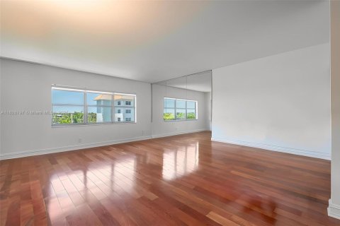 Condominio en venta en Fort Lauderdale, Florida, 1 dormitorio, 68.75 m2 № 1846203 - foto 11