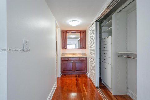 Condominio en venta en Fort Lauderdale, Florida, 1 dormitorio, 68.75 m2 № 1846203 - foto 20