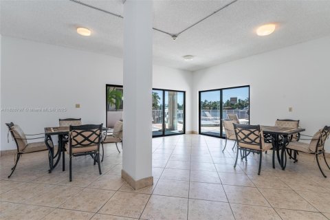 Condominio en venta en Fort Lauderdale, Florida, 1 dormitorio, 68.75 m2 № 1846203 - foto 25