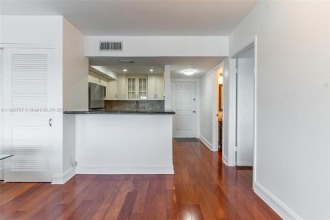Condominio en venta en Fort Lauderdale, Florida, 1 dormitorio, 68.75 m2 № 1846203 - foto 16
