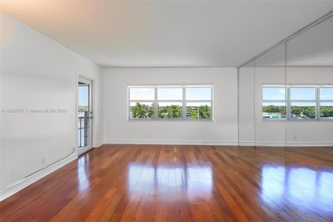 Condominio en venta en Fort Lauderdale, Florida, 1 dormitorio, 68.75 m2 № 1846203 - foto 12