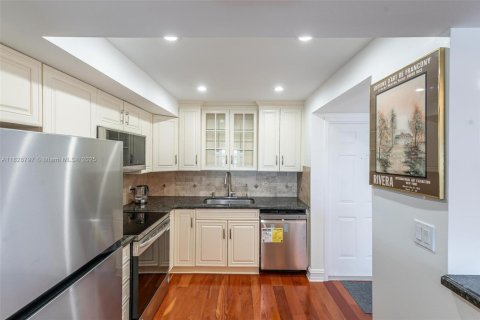 Condominio en venta en Fort Lauderdale, Florida, 1 dormitorio, 68.75 m2 № 1846203 - foto 7