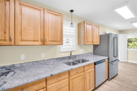 House in Palm Harbor, Florida 3 bedrooms, 124.86 sq.m. № 1914451 - photo 3