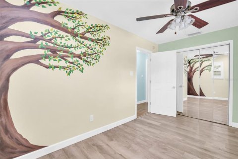 House in Palm Harbor, Florida 3 bedrooms, 124.86 sq.m. № 1914451 - photo 10